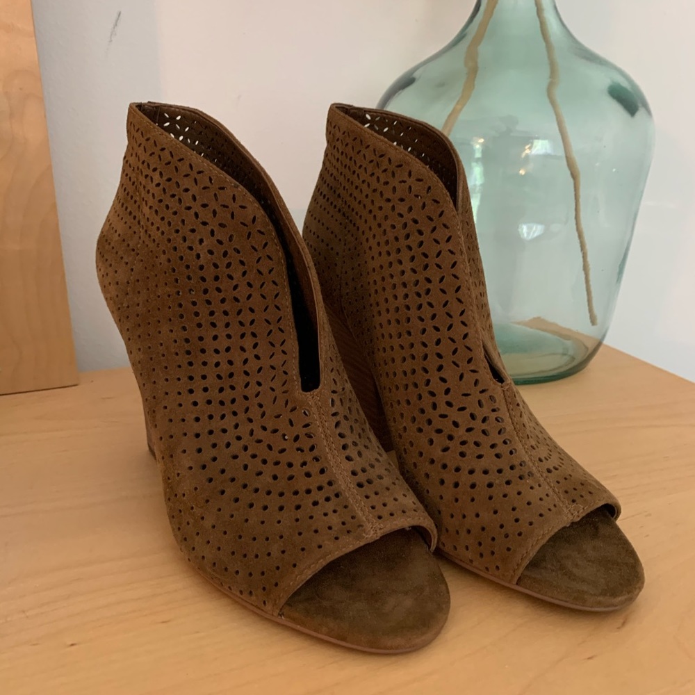 Vince Camuto heels